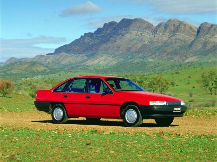  Holden Commodore 1988 года  (фото 4 из 7)